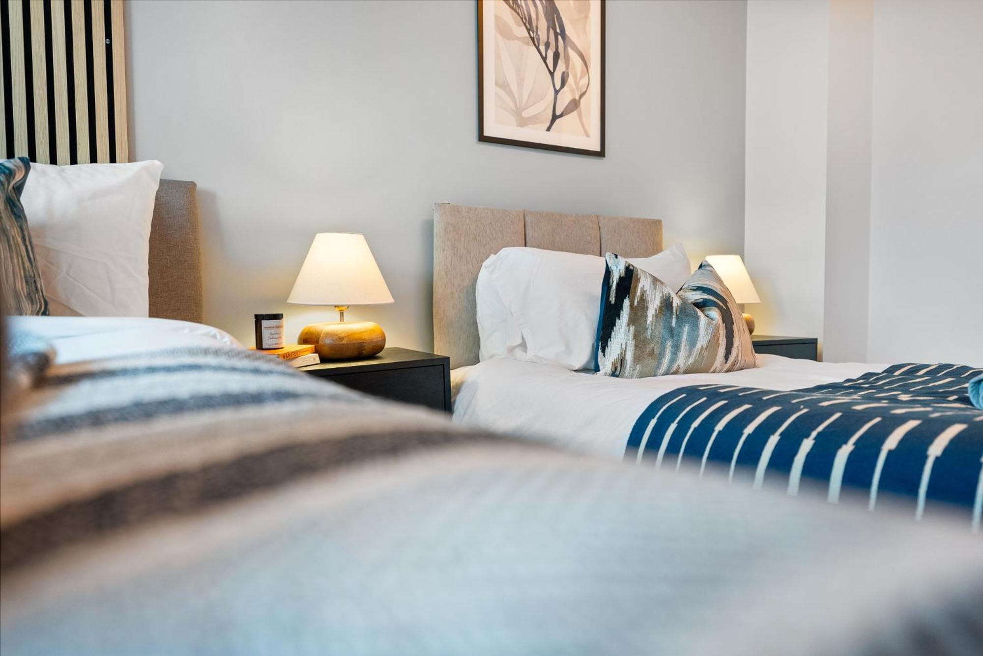 Long Term And Summer Special Offer! 5-Bedroom Spacious, Stunning Design, Sociable Areas & Cosy House Near South Downs Park, Sleeps 11 With Games Room, Private Parking And Garden- By Blue Puffin Stays Waterlooville Kültér fotó