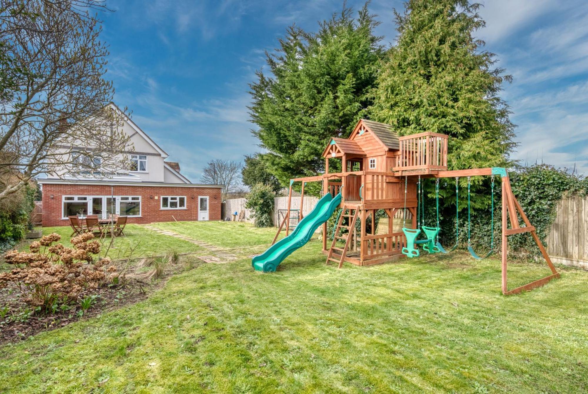 Long Term And Summer Special Offer! 5-Bedroom Spacious, Stunning Design, Sociable Areas & Cosy House Near South Downs Park, Sleeps 11 With Games Room, Private Parking And Garden- By Blue Puffin Stays Waterlooville Kültér fotó