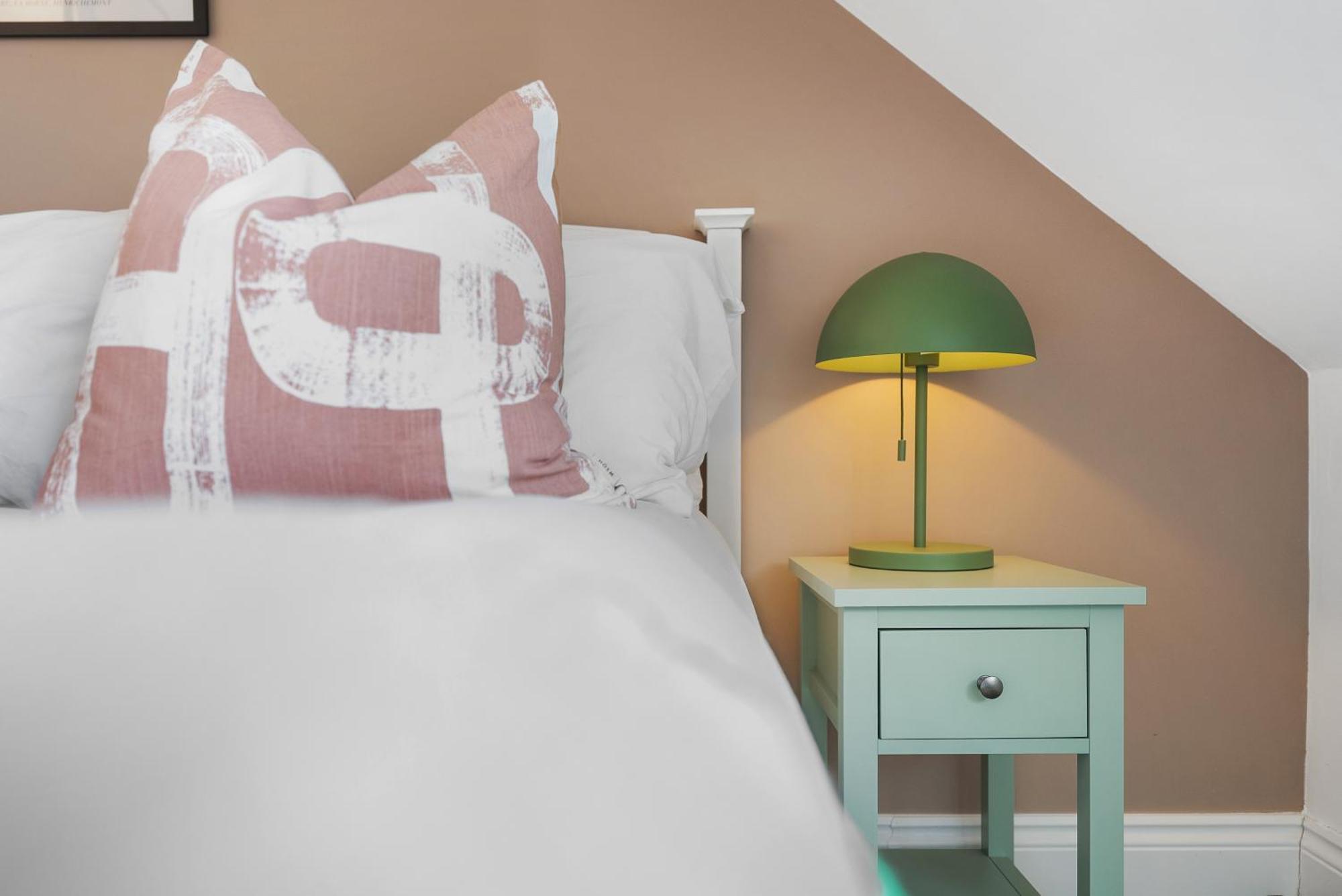 Long Term And Summer Special Offer! 5-Bedroom Spacious, Stunning Design, Sociable Areas & Cosy House Near South Downs Park, Sleeps 11 With Games Room, Private Parking And Garden- By Blue Puffin Stays Waterlooville Kültér fotó
