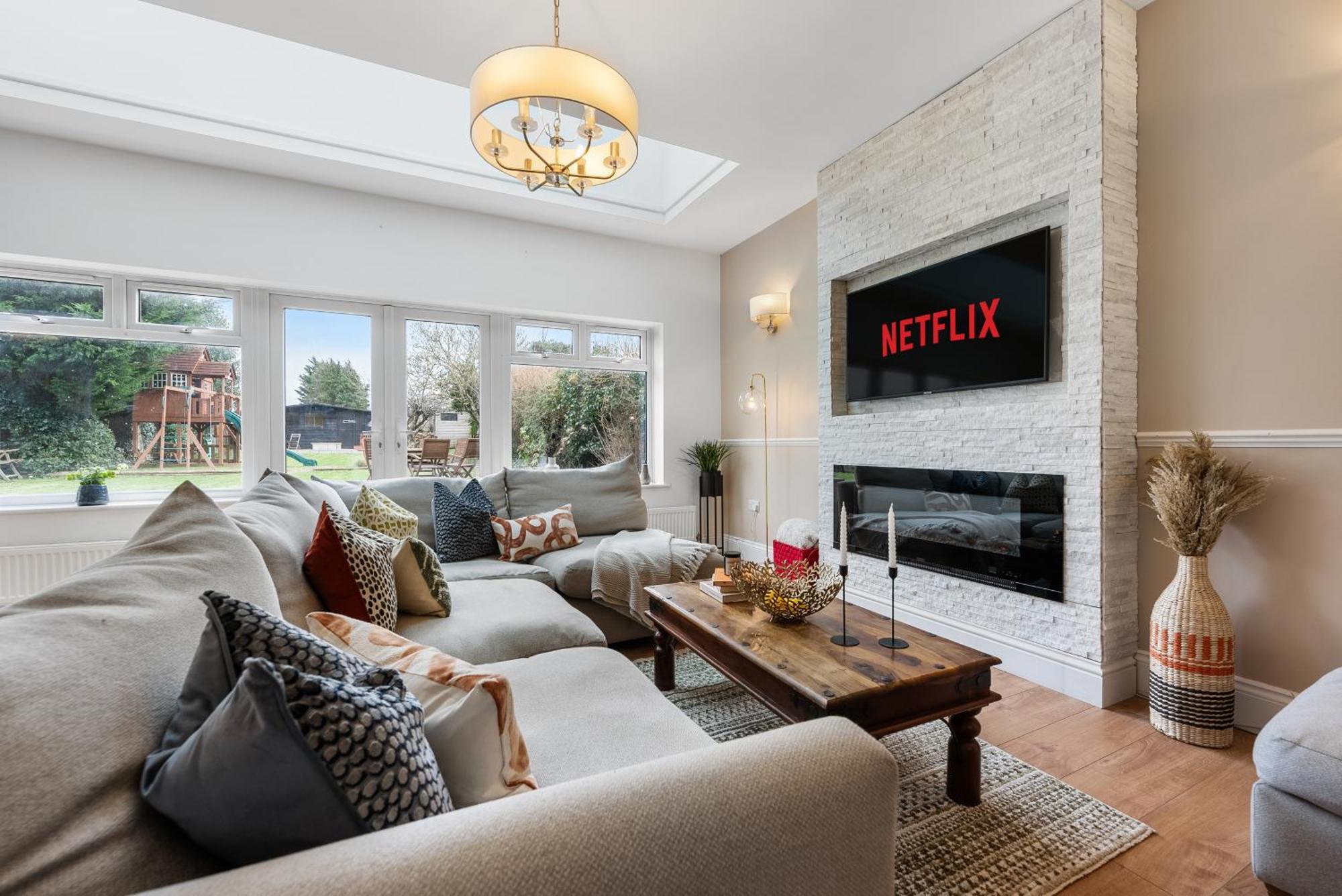 Long Term And Summer Special Offer! 5-Bedroom Spacious, Stunning Design, Sociable Areas & Cosy House Near South Downs Park, Sleeps 11 With Games Room, Private Parking And Garden- By Blue Puffin Stays Waterlooville Kültér fotó