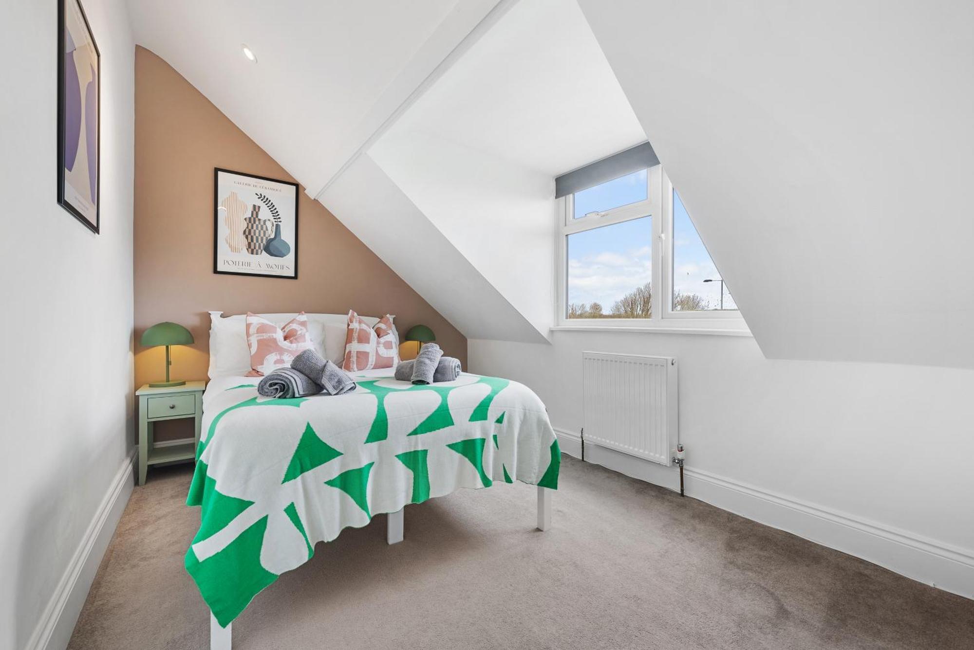 Long Term And Summer Special Offer! 5-Bedroom Spacious, Stunning Design, Sociable Areas & Cosy House Near South Downs Park, Sleeps 11 With Games Room, Private Parking And Garden- By Blue Puffin Stays Waterlooville Kültér fotó
