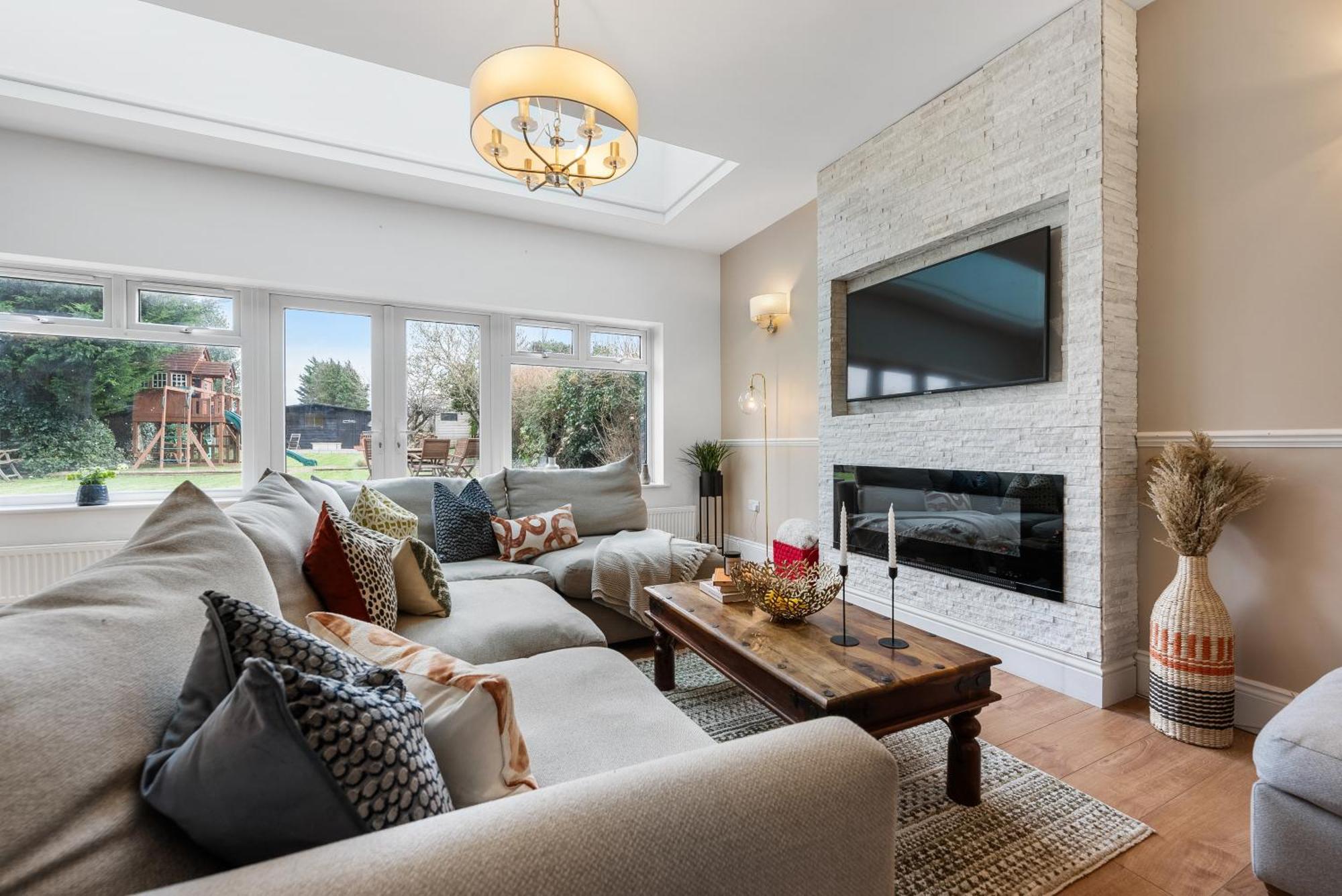 Long Term And Summer Special Offer! 5-Bedroom Spacious, Stunning Design, Sociable Areas & Cosy House Near South Downs Park, Sleeps 11 With Games Room, Private Parking And Garden- By Blue Puffin Stays Waterlooville Kültér fotó